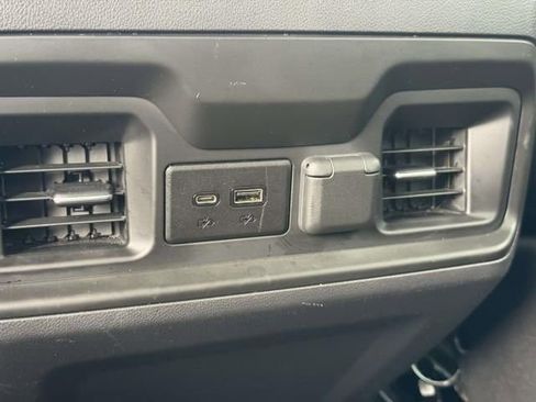 Used 2021 Chevrolet Silverado 1500 LT Trail Boss w/ Convenience Package II image 17