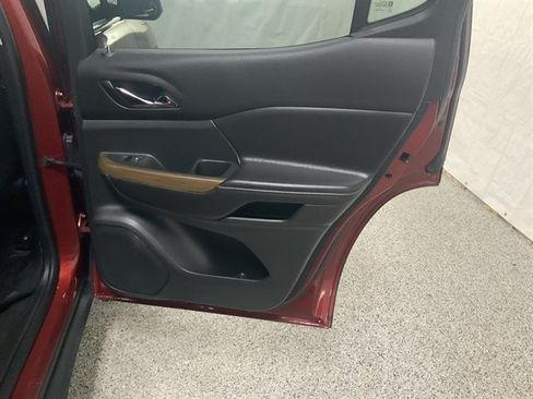 Used 2019 GMC Acadia SLE w/ LPO, Floor Liner Package AWD/4WD image 18