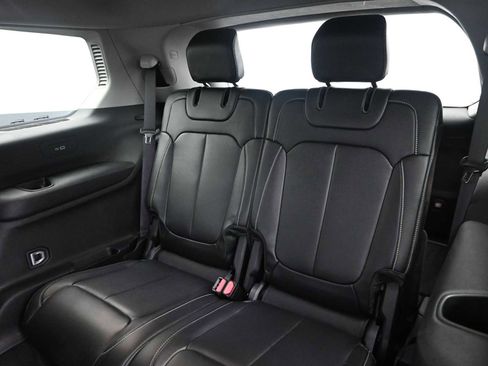 Used 2022 Jeep Grand Cherokee L Limited image 24