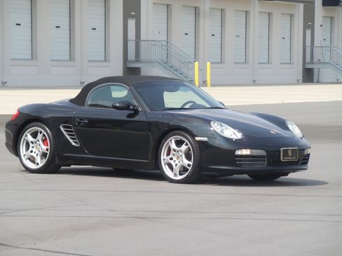 Used 2005 Porsche Boxster S image 3