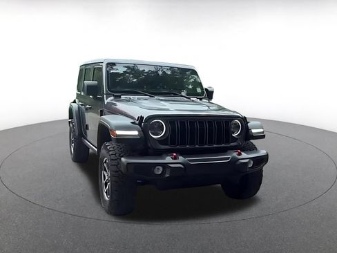 Used 2025 Jeep Wrangler Unlimited Rubicon AWD/4WD image 2