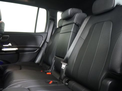 Used 2021 Mercedes-Benz GLB 250 4MATIC image 15