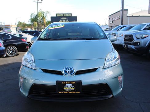 Used 2015 Toyota Prius Four FWD image 3