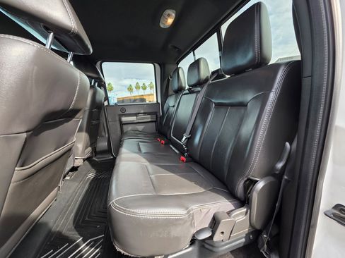 Used 2011 Ford F250 Lariat w/ Lariat Interior Pkg image 16