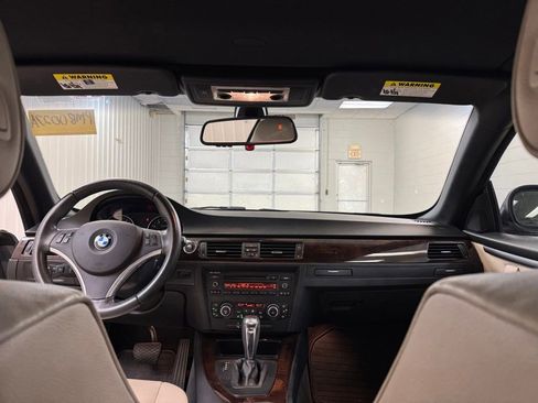 Used 2011 BMW 328i Convertible RWD image 18