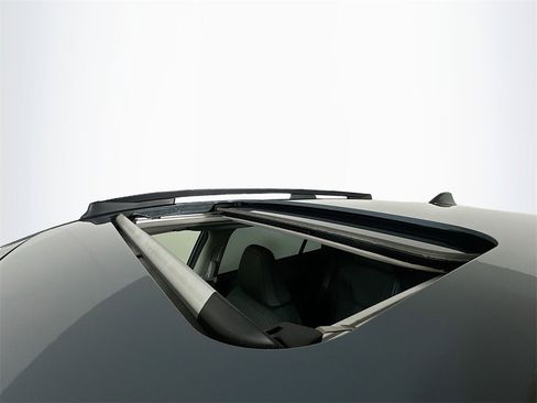 Used 2024 Subaru Crosstrek 2.0i Premium image 9