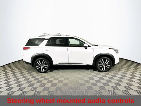 Certified 2025 Nissan Pathfinder Platinum AWD/4WD image 12