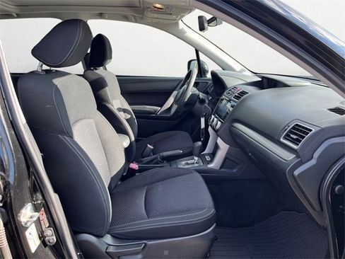 Used 2018 Subaru Forester 2.5i Premium w/ All-Weather Package image 16