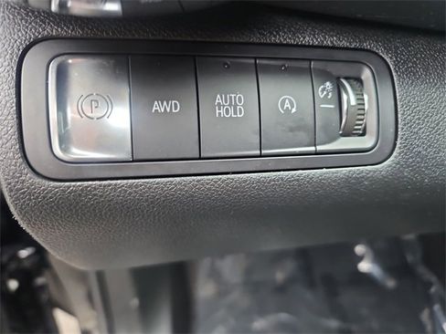 Used 2025 Chevrolet Equinox LT image 34