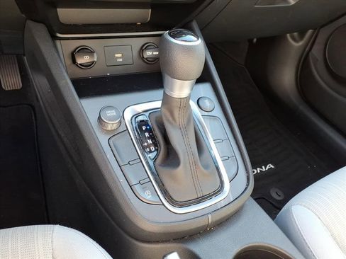 Used 2022 Hyundai Kona SEL image 11