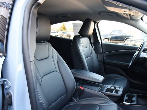 Used 2025 Ford Mustang Mach-E Premium image 16