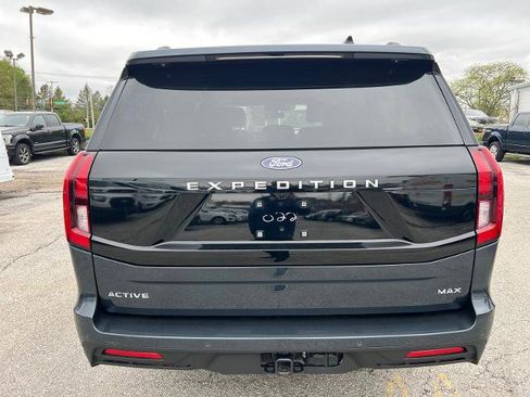 Used 2025 Ford Expedition Max Active AWD/4WD image 6