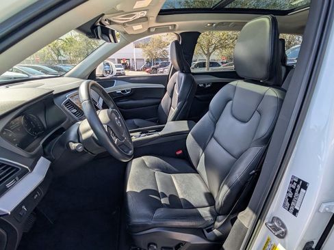 Used 2022 Volvo XC90 T5 Momentum image 10