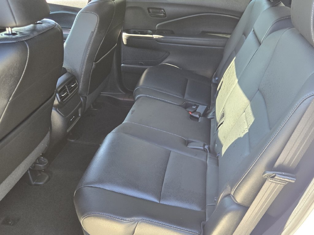 Certified 2025 Honda Passport EX-L image 12