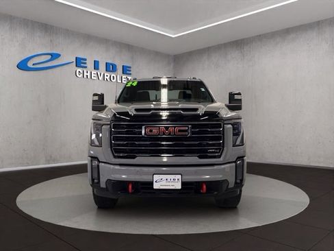Used 2024 GMC Sierra 2500 AT4 w/ AT4 Preferred Package AWD/4WD image 10