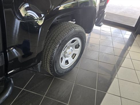 Used 2022 Chevrolet Colorado W/T w/ WT Convenience Package RWD image 31