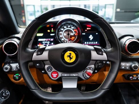 Certified 2022 Ferrari 812 GTS Base image 5