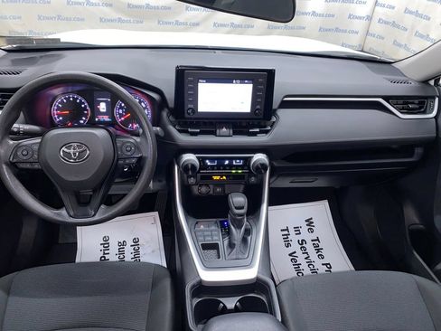 Used 2019 Toyota RAV4 LE w/ Carpet Mat Package AWD/4WD image 22