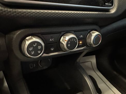 Used 2022 Nissan Kicks S FWD image 15