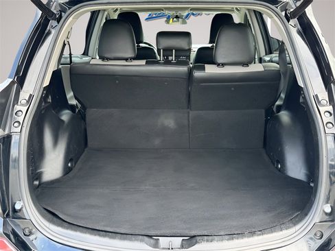 Used 2018 Toyota RAV4 XLE image 18