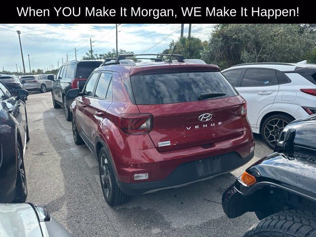 Used 2024 Hyundai Venue Limited FWD image 5