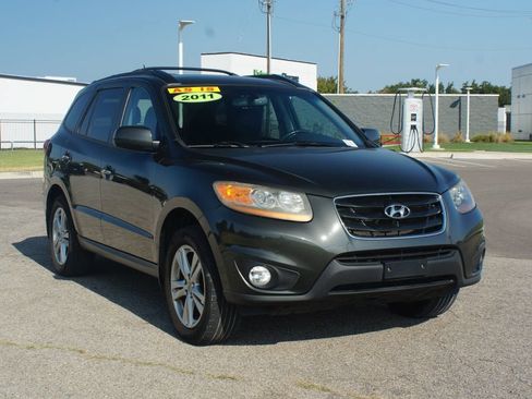 Used 2011 Hyundai Santa Fe Limited AWD/4WD image 2