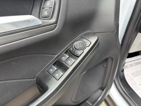 Used 2025 Ford Escape SE FWD image 19