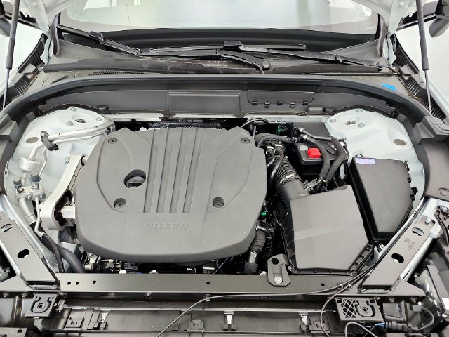 New 2026 Volvo XC60 B5 Plus w/ Protection Package Premier AWD/4WD image 33