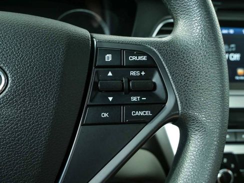 Used 2017 Hyundai Sonata SE FWD image 11