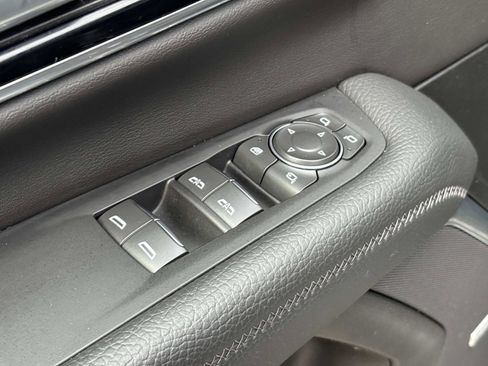 Certified 2025 GMC Yukon Denali image 15