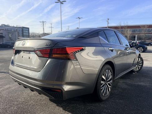 Used 2024 Nissan Altima 2.5 SV image 6
