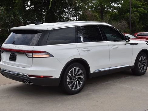 New 2026 Lincoln Aviator 2WD image 6