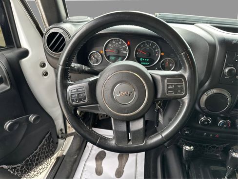 Used 2017 Jeep Wrangler Unlimited Sport w/ Connectivity Group AWD/4WD image 21