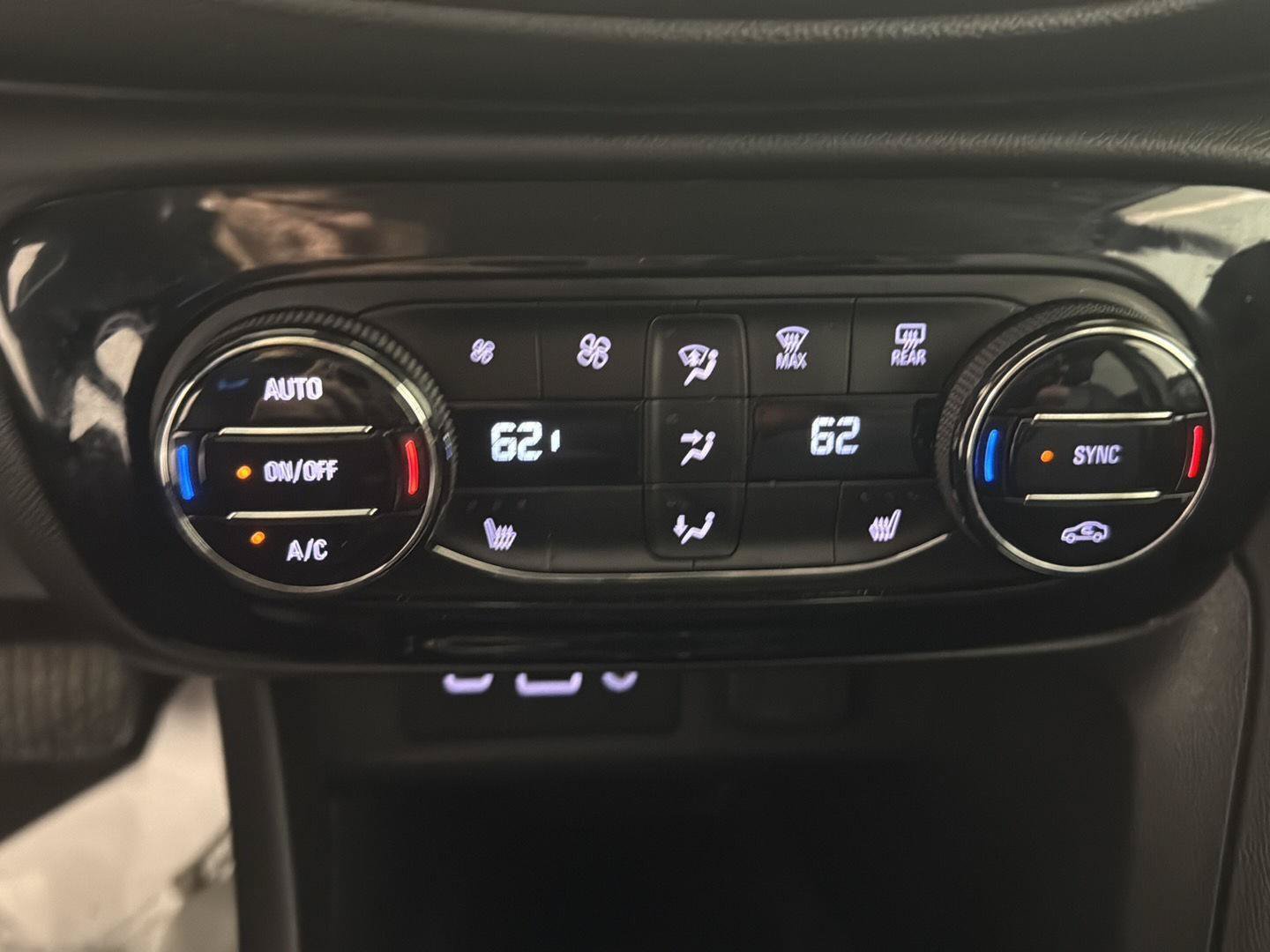 Used 2021 Buick Encore GX Select FWD image 23