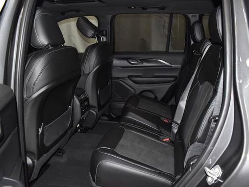 New 2025 Jeep Grand Cherokee Altitude w/ Trailer Tow Package image 24