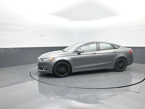 Used 2014 Ford Fusion SE w/ Equipment Group 202A image 4