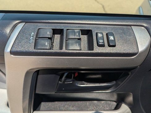 Used 2012 Toyota 4Runner SR5 w/ Premium Pkg w/3rd Row Seat AWD/4WD image 10