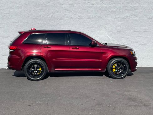 Used 2016 Jeep Grand Cherokee SRT image 5
