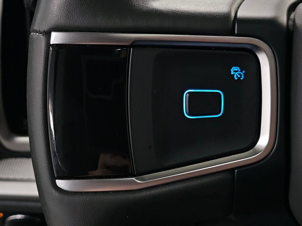 Used 2025 Ford Expedition Active AWD/4WD image 40