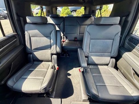 Certified 2024 GMC Yukon XL Denali AWD/4WD image 33