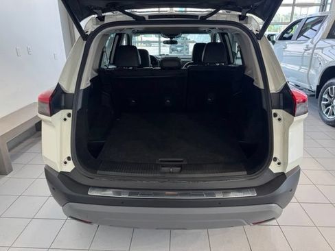 Used 2023 Nissan Rogue SV w/ SV Premium Package AWD/4WD image 39