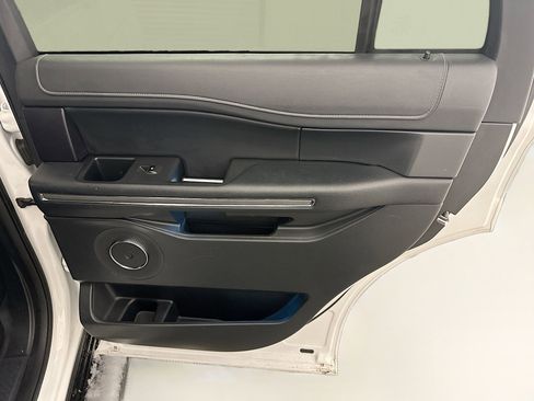 Used 2024 Ford Expedition XLT image 33