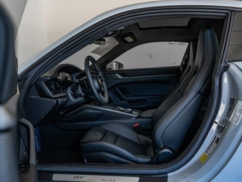 Certified 2025 Porsche 911 Carrera RWD image 5