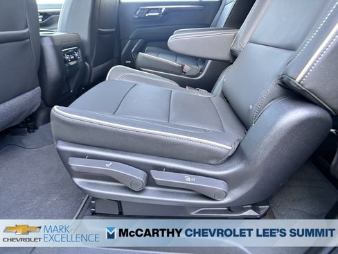 New 2026 Chevrolet Suburban Premier image 40