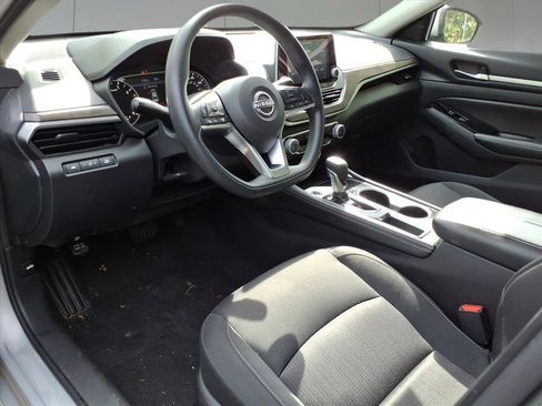 Used 2023 Nissan Altima 2.5 SV image 10