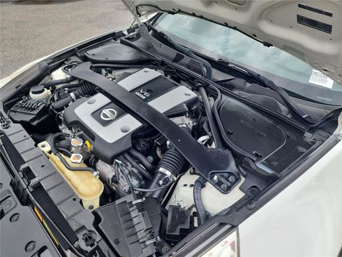 Used 2014 Nissan 370Z Touring w/ Sport Package RWD image 14