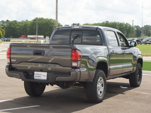 Used 2022 Toyota Tacoma SR w/ SR Convenience Package image 15