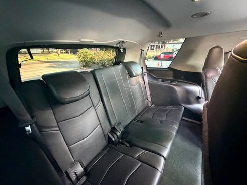 Used 2017 Cadillac Escalade Luxury image 25