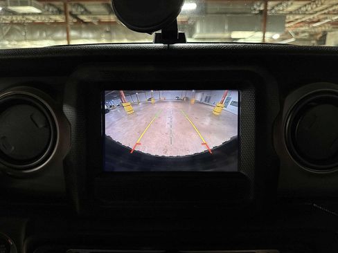 Used 2018 Jeep Wrangler Unlimited Sport S AWD/4WD image 23