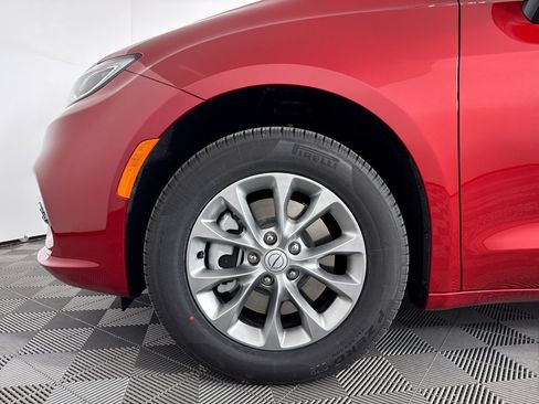 New 2026 Chrysler Pacifica Select AWD/4WD image 26